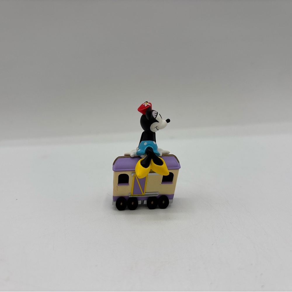 Hallmark Merry‎ Miniatures 1998 Vintage Minnie’s Luggage Car 3 Of 5 Figures EUC